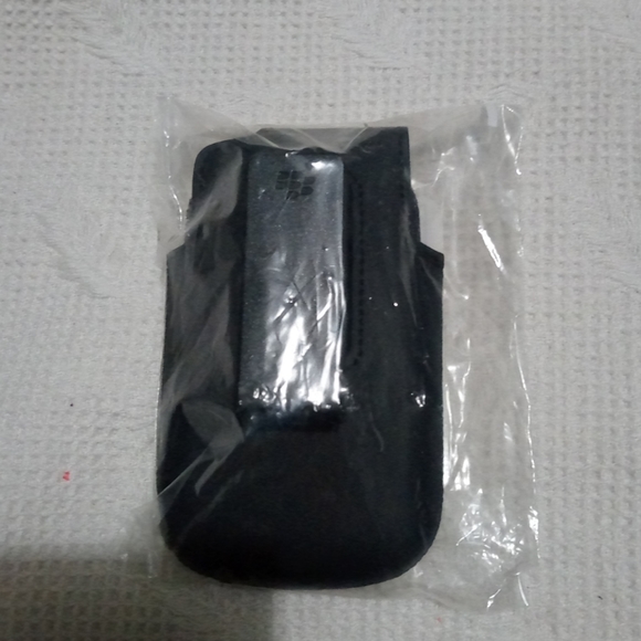 VTG Blackberry Holster - Picture 2 of 2